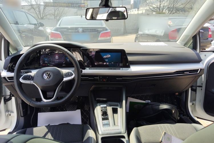 Used Volkswagen Golf 2021 280TSI DSG Pro Center Console