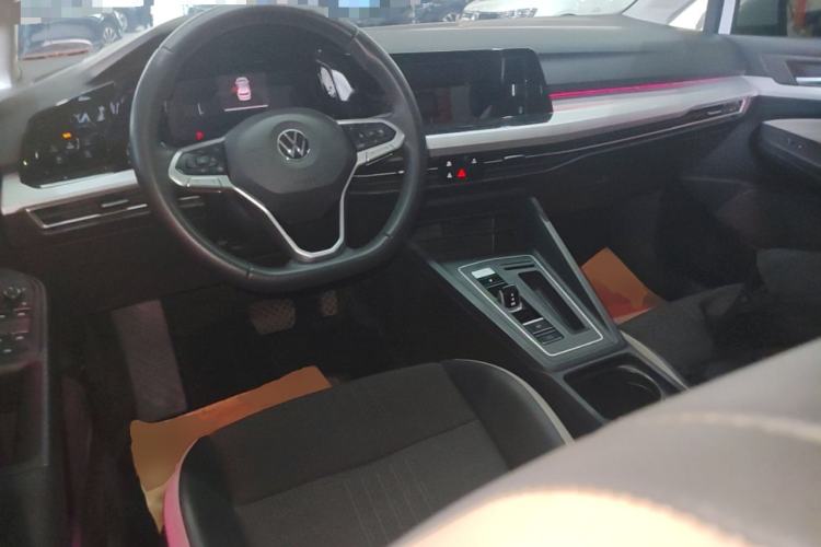Used Volkswagen Golf 2021 280TSI DSG Pro Center Console