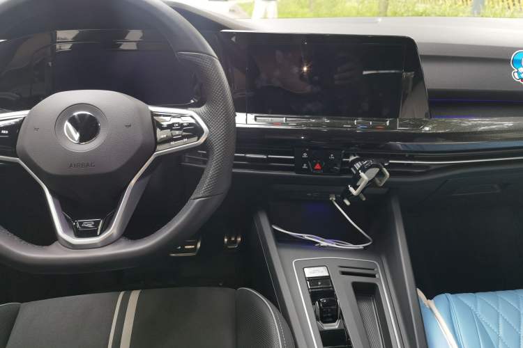 Used Volkswagen Golf 2021 280TSI DSG R-Line Center Console