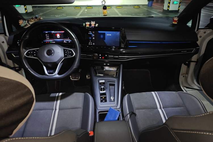 Used Volkswagen Golf 2021 280TSI DSG R-Line Center Console