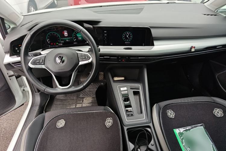 Used Volkswagen Golf 2021 280TSI DSG Pro Center Console