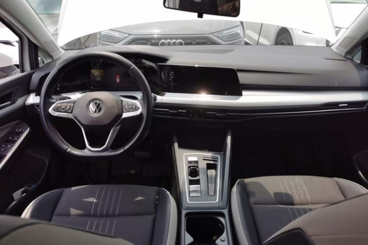 Used Volkswagen Golf 2021 280TSI DSG Pro First Edition Center Console