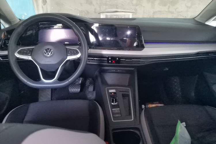 Used Volkswagen Golf 2021 280TSI DSG Pro Center Console