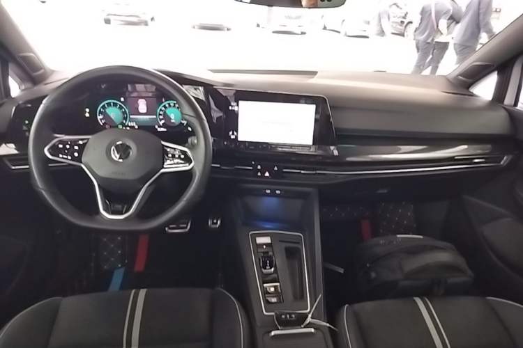 Used Volkswagen Golf 2021 280TSI DSG R-Line Center Console