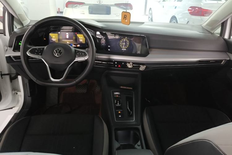 Used Volkswagen Golf 2021 280TSI DSG Pro First Edition Center Console