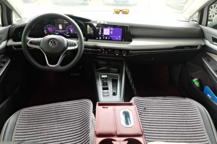 Used Volkswagen Golf 2021 280TSI DSG Pro Center Console