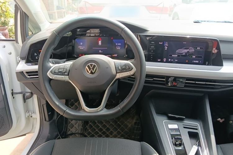 Used Volkswagen Golf 2021 280TSI DSG Pro Center Console