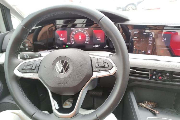 Used Volkswagen Golf 2021 280TSI DSG R-Line Center Console