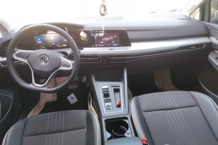 Used Volkswagen Golf 2021 280TSI DSG Pro Center Console