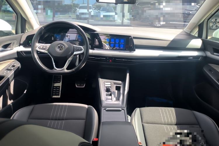 Used Volkswagen Golf 2021 280TSI DSG Pro Center Console