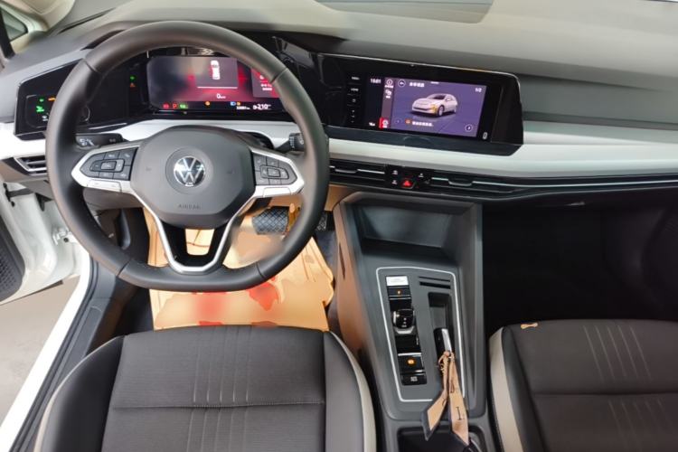 Used Volkswagen Golf 2021 280TSI DSG Pro Center Console