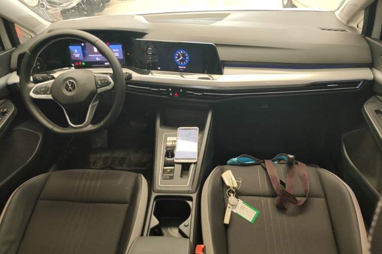 Used Volkswagen Golf 2021 280TSI DSG Pro Center Console