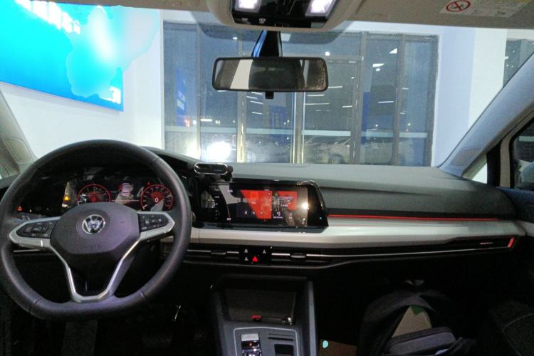 Used Volkswagen Golf 2021 280TSI DSG Pro Center Console