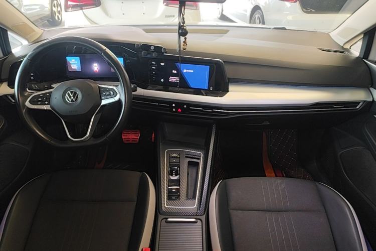 Used Volkswagen Golf 2021 280TSI DSG Pro Center Console