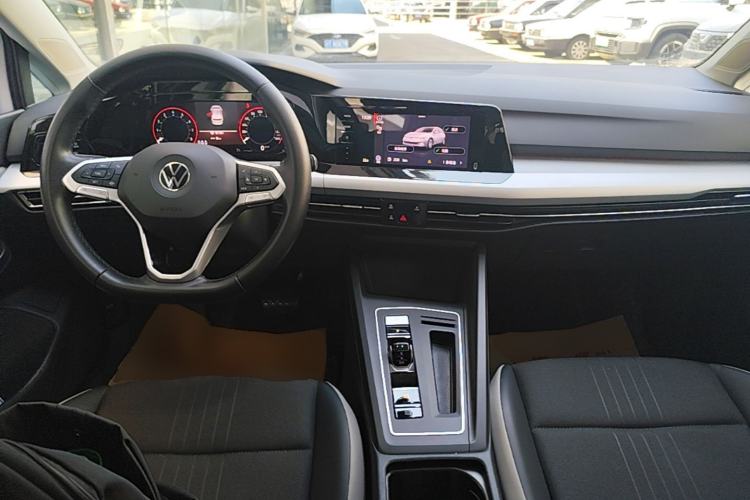 Used Volkswagen Golf 2021 280TSI DSG Pro Center Console
