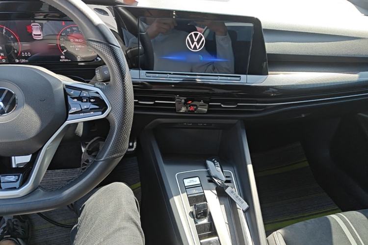 Used Volkswagen Golf 2021 280TSI DSG R-Line Center Console