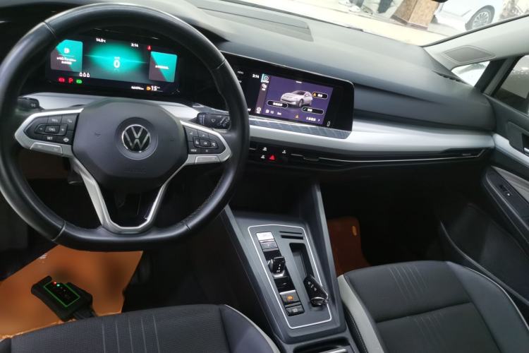 Used Volkswagen Golf 2021 280TSI DSG Pro First Edition Center Console