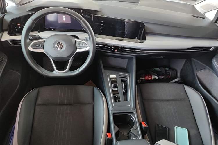 Used Volkswagen Golf 2021 280TSI DSG Pro First Edition Center Console