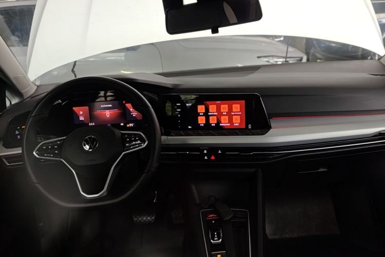 Used Volkswagen Golf 2021 280TSI DSG Pro Center Console