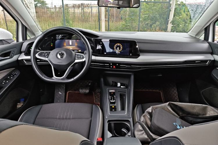 Used Volkswagen Golf 2021 280TSI DSG Pro Center Console