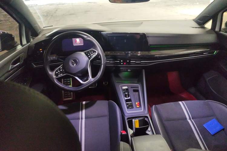 Used Volkswagen Golf 2021 280TSI DSG R-Line Center Console