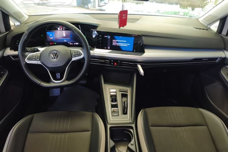 Used Volkswagen Golf 2021 280TSI DSG Pro Center Console