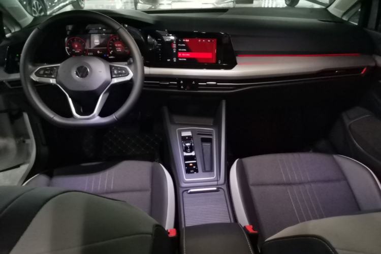 Used Volkswagen Golf 2021 280TSI DSG Pro Center Console