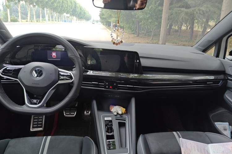 Used Volkswagen Golf 2021 280TSI DSG R-Line Center Console