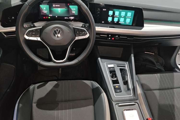 Used Volkswagen Golf 2021 280TSI DSG Pro First Edition Center Console