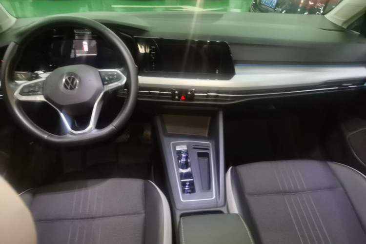 Used Volkswagen Golf 2021 280TSI DSG Pro Center Console