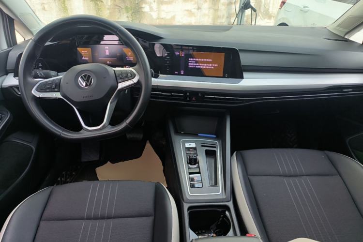Used Volkswagen Golf 2021 280TSI DSG Pro Center Console