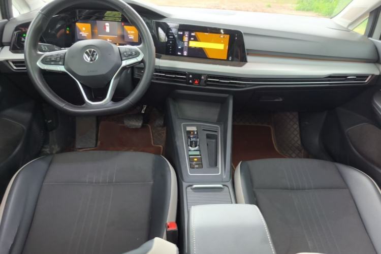 Used Volkswagen Golf 2021 280TSI DSG Pro Center Console