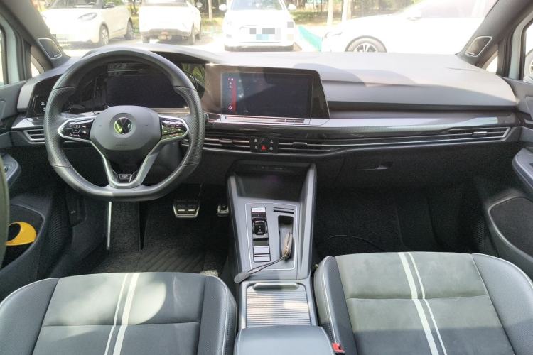 Used Volkswagen Golf 2021 280TSI DSG R-Line Center Console