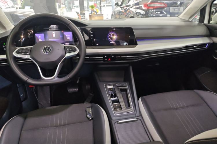 Used Volkswagen Golf 2021 280TSI DSG Pro Center Console