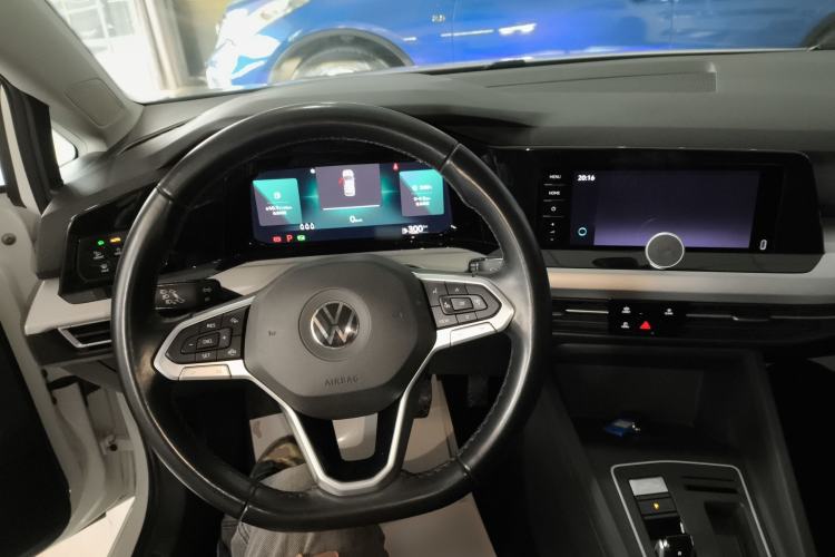 Used Volkswagen Golf 2021 280TSI DSG Pro Center Console
