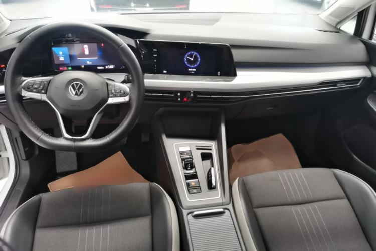 Used Volkswagen Golf 2021 280TSI DSG Pro Center Console
