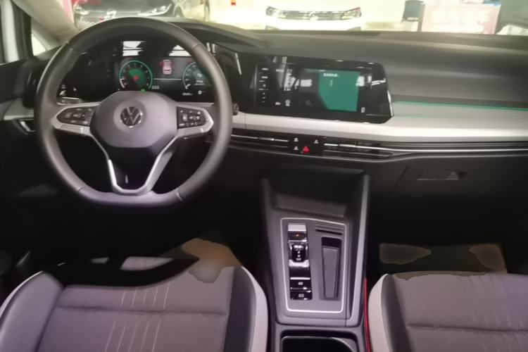 Used Volkswagen Golf 2021 280TSI DSG Pro Center Console