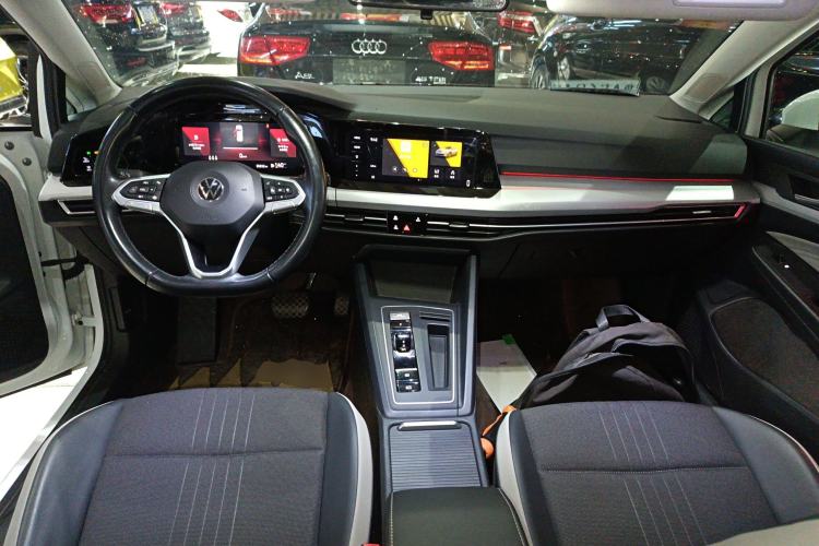 Used Volkswagen Golf 2021 280TSI DSG Pro Center Console