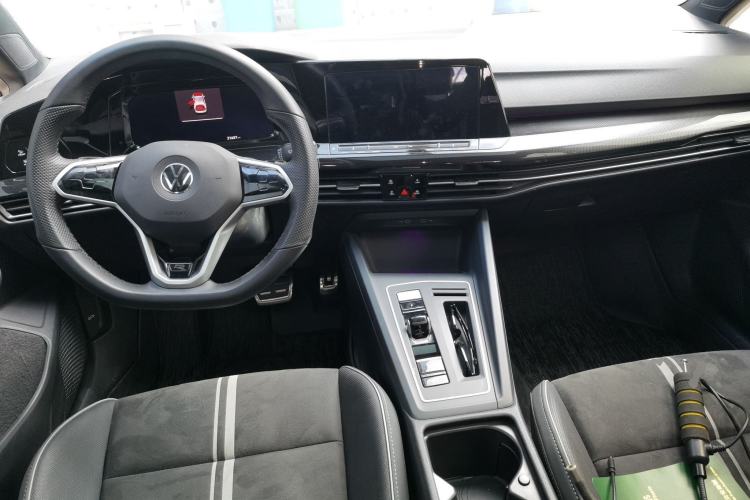 Used Volkswagen Golf 2021 280TSI DSG R-Line Center Console