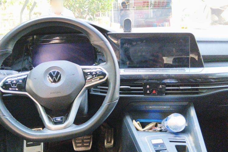 Used Volkswagen Golf 2021 280TSI DSG R-Line Center Console