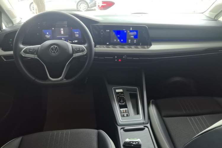 Used Volkswagen Golf 2021 280TSI DSG Pro Center Console