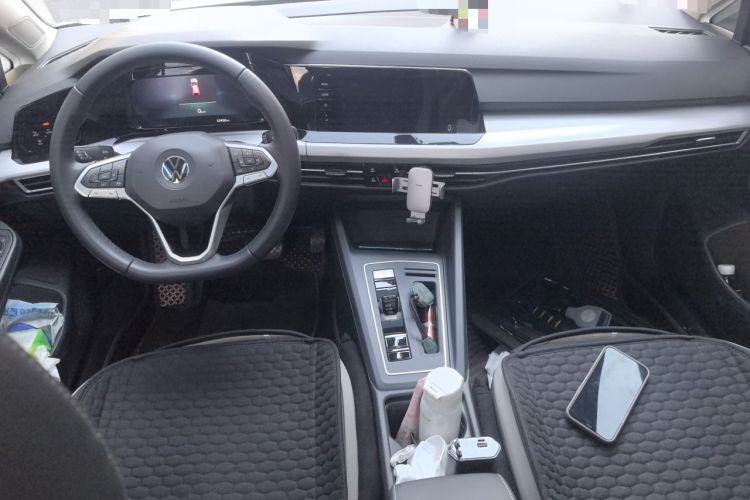 Used Volkswagen Golf 2021 280TSI DSG Pro Center Console