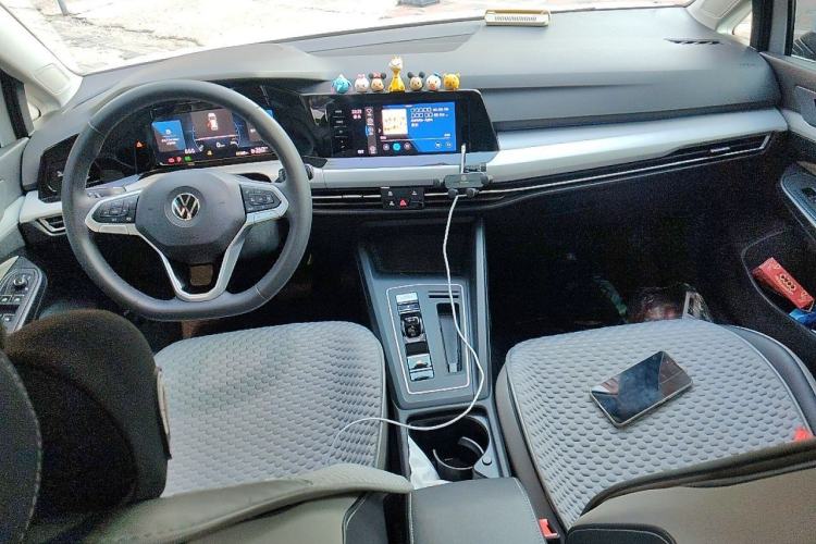 Used Volkswagen Golf 2021 280TSI DSG 30th Anniversary Edition Center Console