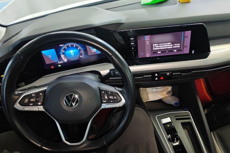 Used Volkswagen Golf 2021 280TSI DSG Pro Center Console
