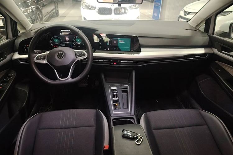 Used Volkswagen Golf 2021 280TSI DSG Pro Center Console