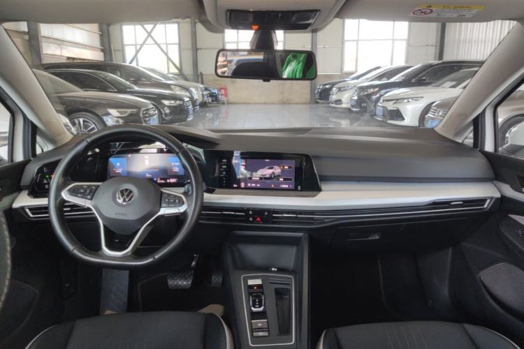 Used Volkswagen Golf 2021 280TSI DSG Pro Center Console