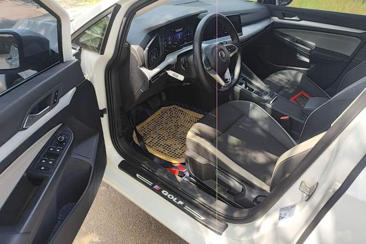 Used Volkswagen Golf 2021 200TSI DSG Pro Driver Seat