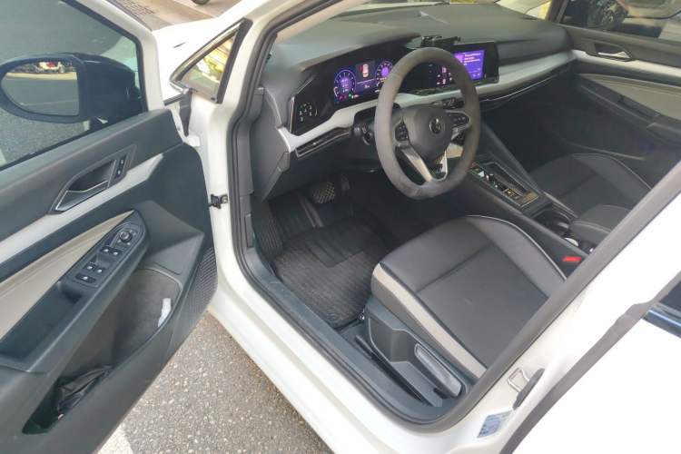 Used Volkswagen Golf 2021 280TSI DSG Pro Driver Seat