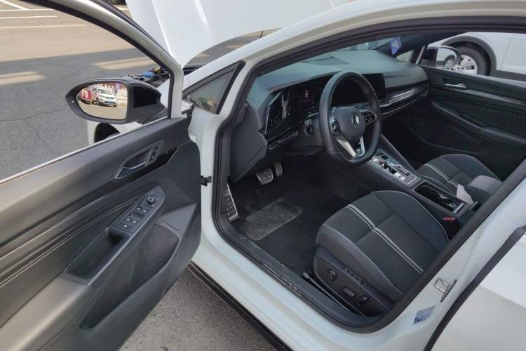 Used Volkswagen Golf 2021 280TSI DSG R-Line Driver Seat