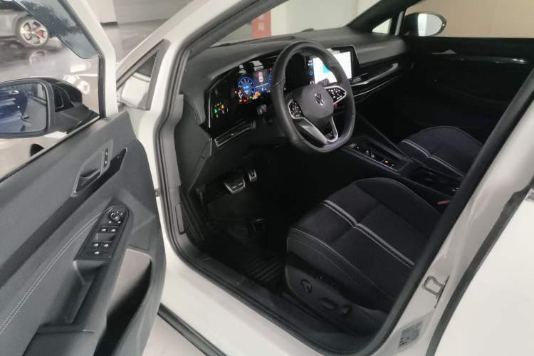Used Volkswagen Golf 2021 280TSI DSG R-Line Driver Seat